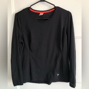 Old navy black workout shirt 💪🏽